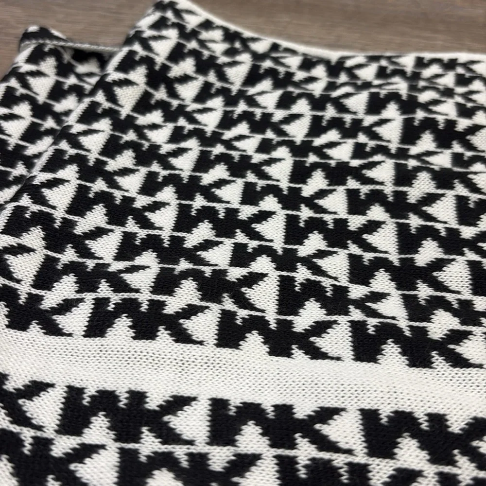 NWT Michael Kors Monogram Infinity Scarf
